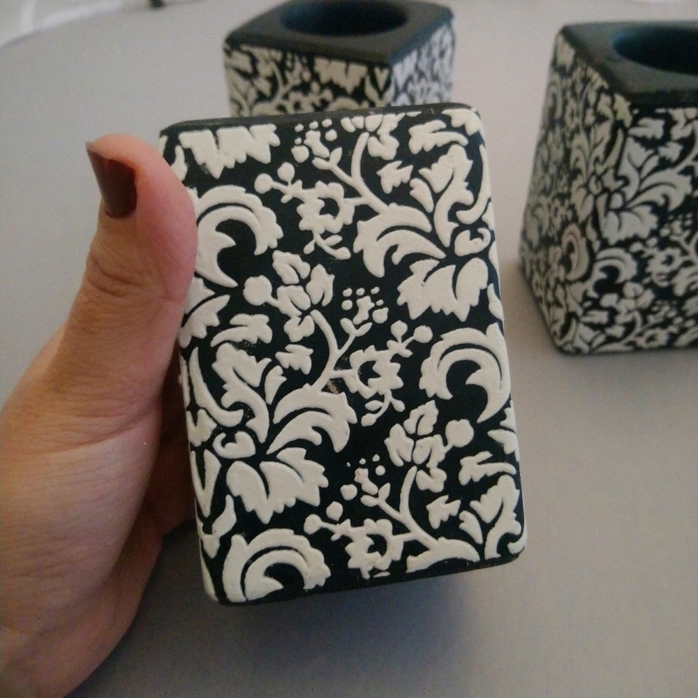 Vintage Black & White Floral Damask Resin Cube Tea Light Holders (Set of 3) - Picture 7 of 12